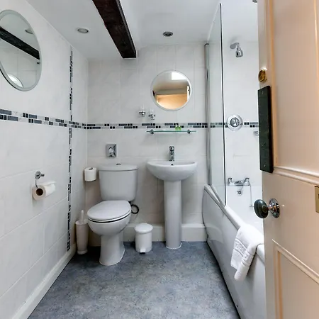 Отель The Britannia Элтеруотер